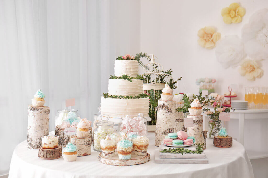 Candy bar. Table avec différents bonbons pour la fête